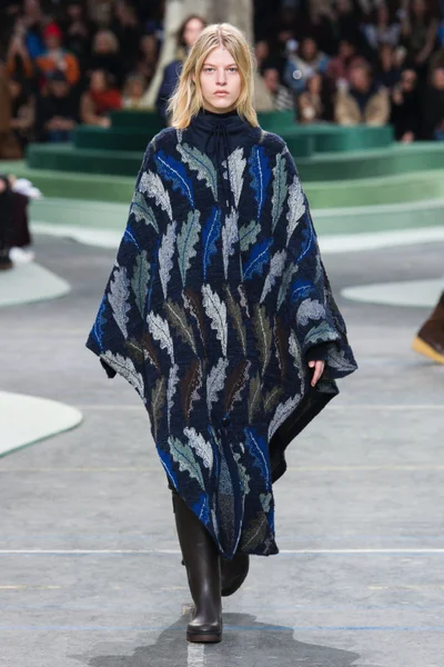 Look 9